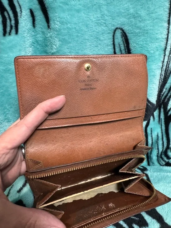 Louis Vuitton Brown Monogram Canvas Compact Wallet with Gold Snap - Picture 6 of 9